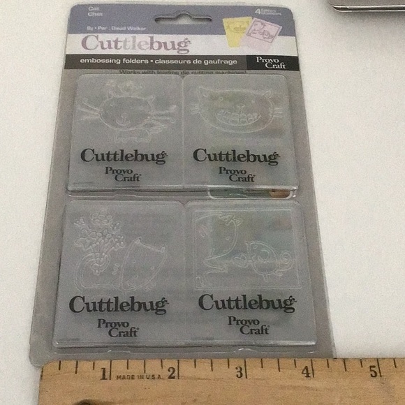 4 Sets Cuttlebug Embossing Folders Cat Dog Girl - Picture 8 of 9